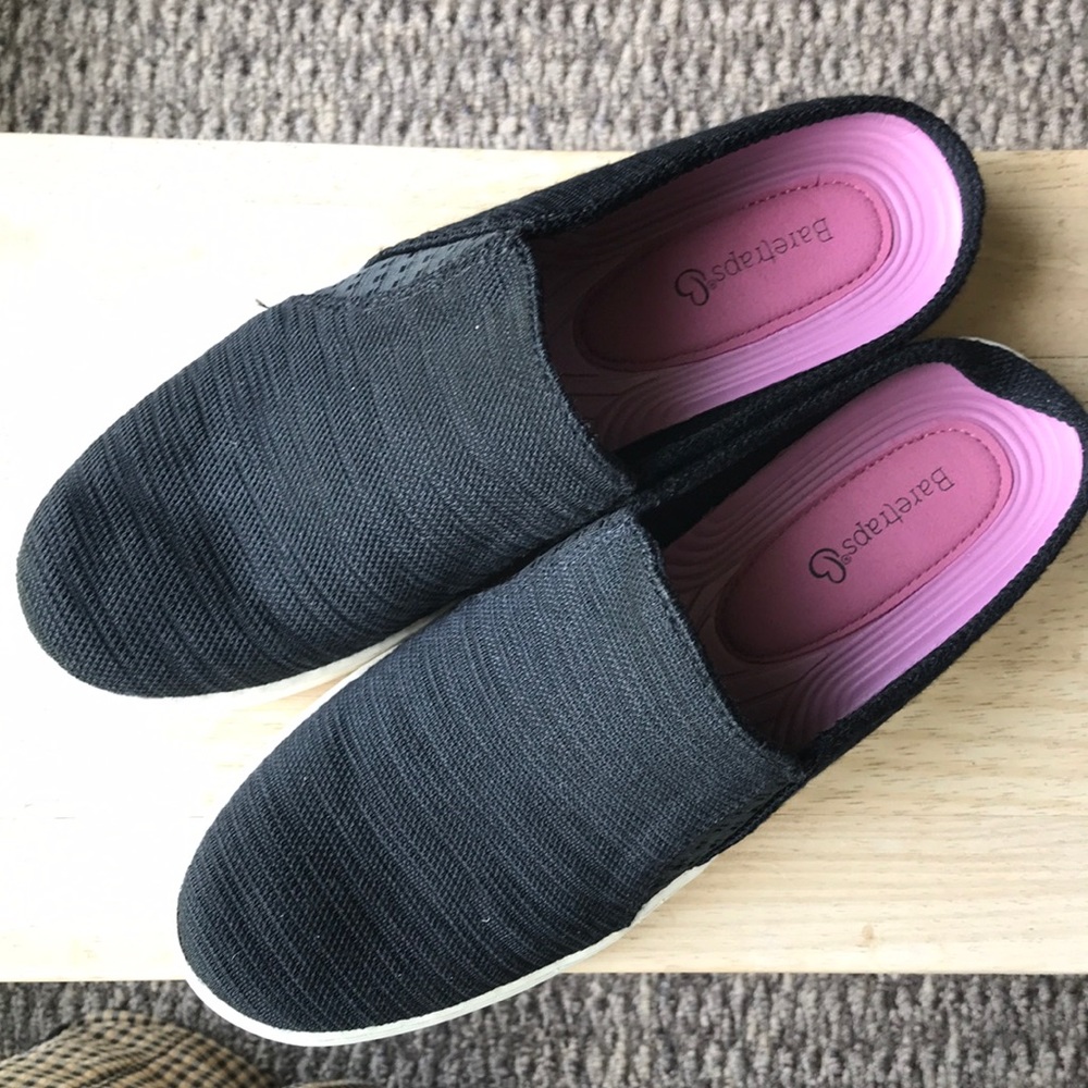 Baretraps slides size 8.5